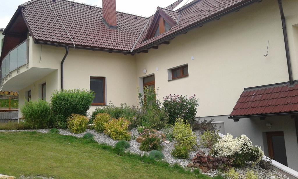 Penzion Emilia Ruzomberok Exterior foto